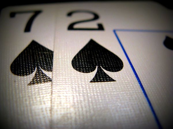 德州扑克为什么是技术游戏 - 德州扑克为什么是技术游戏：从概率、心理到策略的深度解析