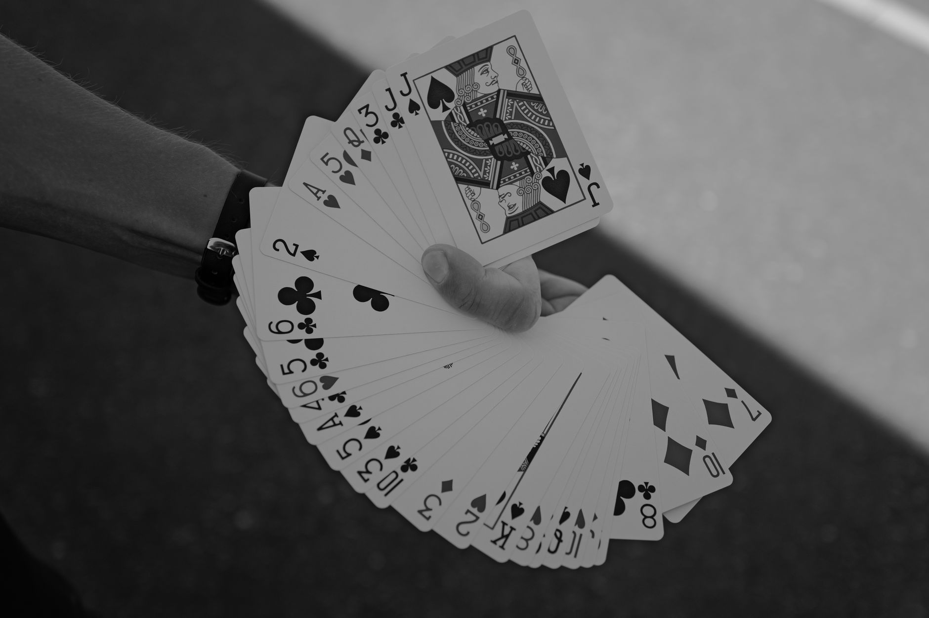 GTO与剥削策略怎么切换：从理论平衡到实战调整的四个决策维度（实战示例）